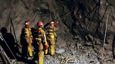 Earthquake Strikes Poland, Trapping Miners