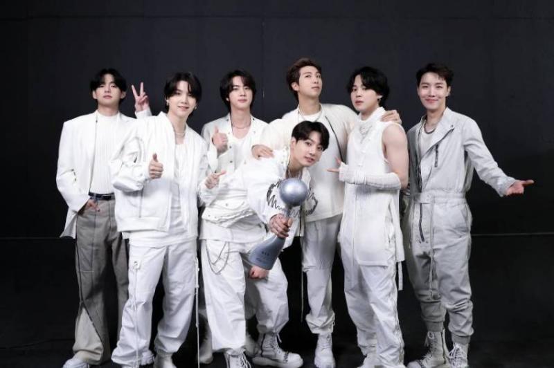 BTS Fans Celebrate Bronze Jubilee