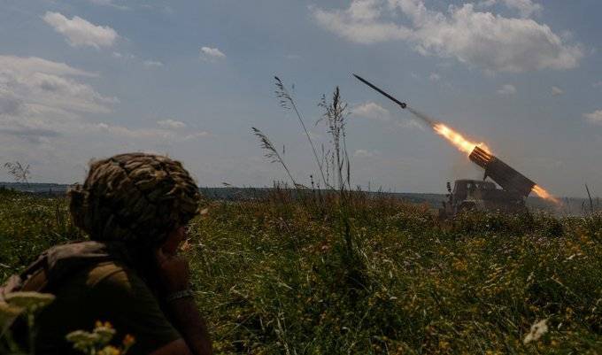 Ukraine Pledges Not to Use Cluster Bombs in Russia