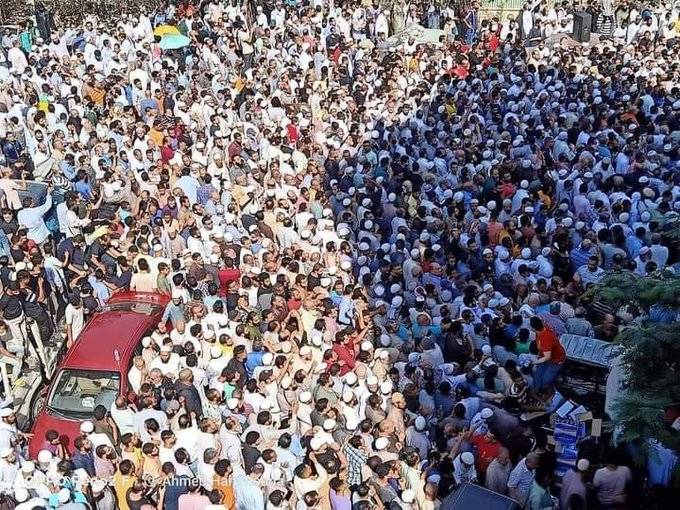 Thousands of Egyptians Bid Farewell to Al-Azhar Scholar in a Grand Scene