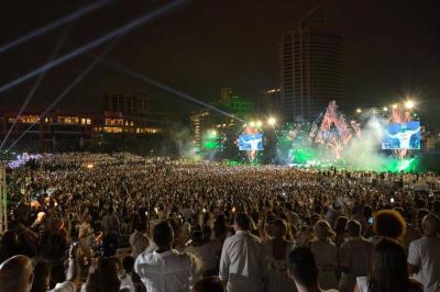 After the Controversy Surrounding Amr Diab's Concert... The Organizing Company Clarifies