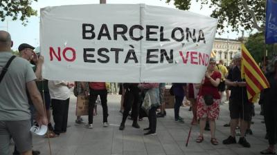 "Barcelona Is Not For Sale": Protest Against Over-Tourism! (Video)