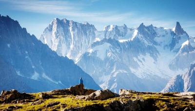 Two Dead in Glider Crash in the Alps