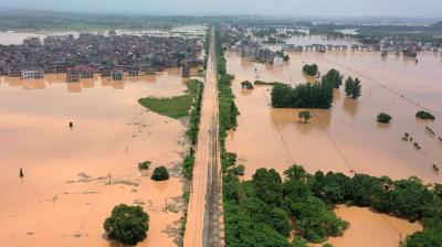 Floods and Heat: Severe Weather in China Threatens Crops