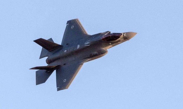 Military Aircraft Breaks the Sound Barrier over Beirut and Mount Lebanon