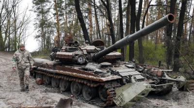 Video: Russia Seizes German Tanks and American Vehicles