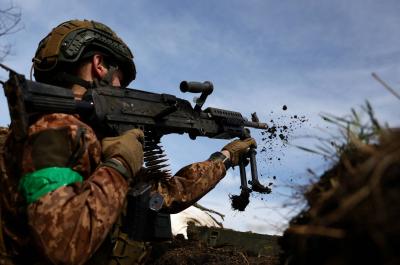 Ukraine Announces Ongoing Russian Attacks on Bakhmut