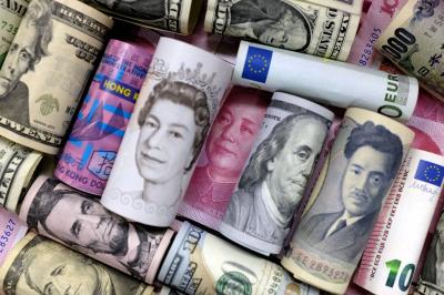 Euro Approaches Year-High Amid Pressure on the Dollar