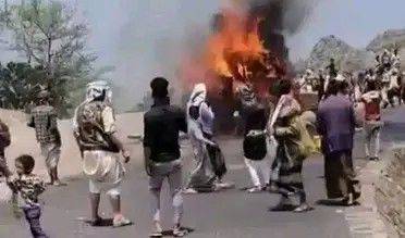 Death of 9 Yemenis and Injury of 4 in Bus Fire
