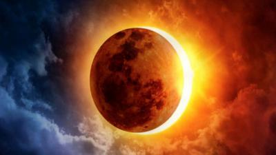 Eclipse: Stunning Video of Moments that Drown the Planet in Darkness