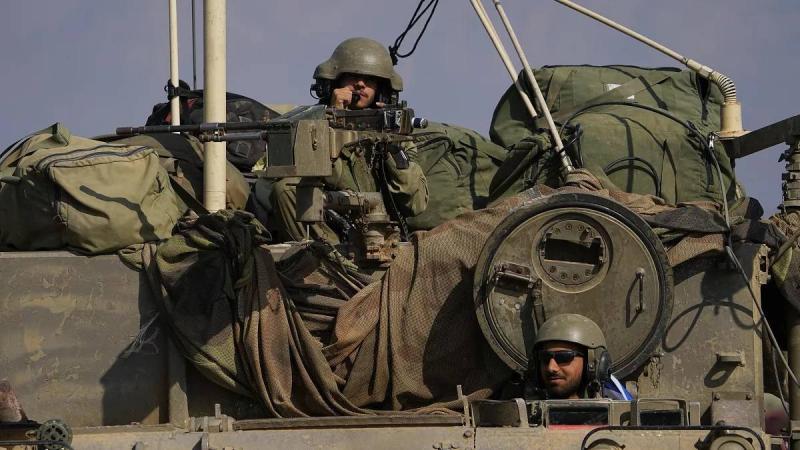 Israeli Army Continues Its Advance in Gaza Neighborhoods, Resistance Responds