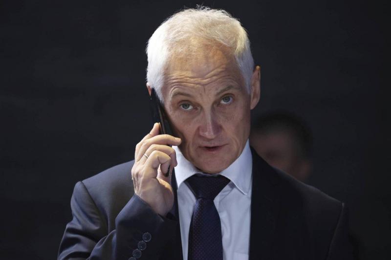 Russian and American Defense Ministers Discuss Ukraine Issue in Phone Call