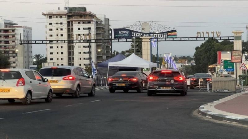 Israelis Distribute Sweets in the Streets Celebrating the Assassination of Haniyeh (Video)
