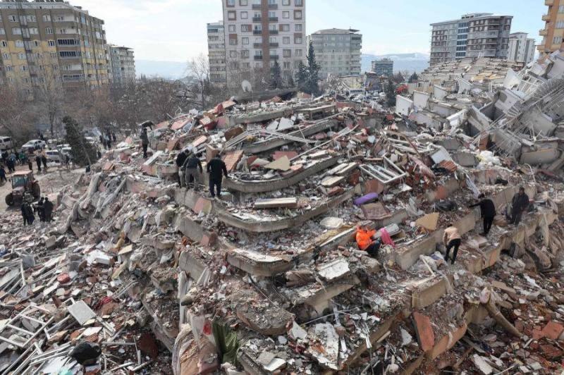 Amid the Ruins of the Earthquake: Turkish Voters between Supporters and Opponents of Erdoğan