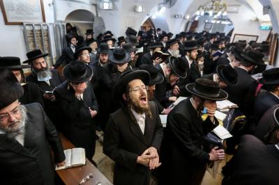 Haredi Youth Assault Israeli Officers