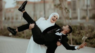 Unconventional Video: Egyptian Bride Carries Her Husband