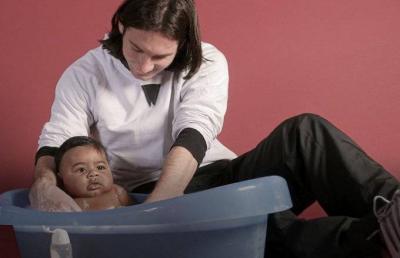 What Is the Truth Behind the Photo of Messi with Lamine Yamal?