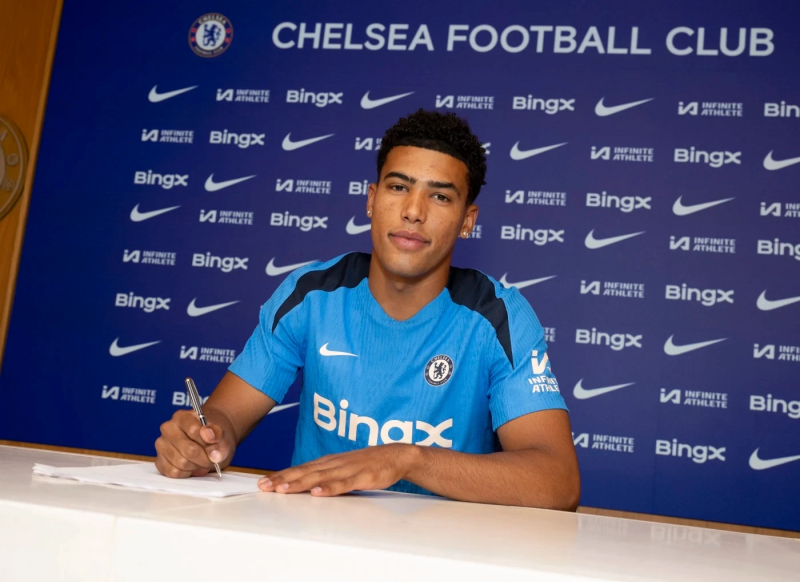 Chelsea Signs American Defender Wiley