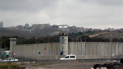 Title: "Harsh Conditions in Israeli Ofer Prison"