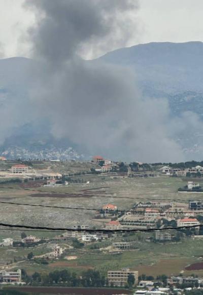 Israeli Airstrikes on Border Villages.. Hezbollah Responds