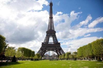 Attack on Tourists in France Results in One Death and Two Injuries