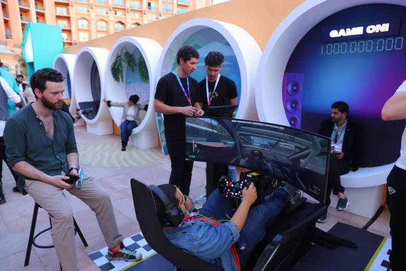 In Dubai: Three Celebrities of the Gaming World