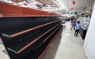 Empty Shelves in Southern Gaza Stores: "We Have Nothing to Sell"