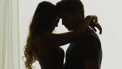 Study: Physical Contact with Someone Reduces Pain and Improves Mental Health
