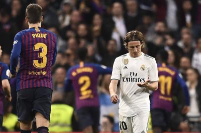 The Earth Classic: A Dilemma for Ancelotti and Changes in Barcelona's Midfield
