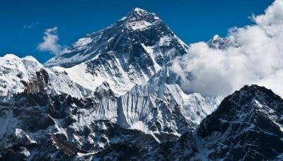 Nepalese and British Climbers Break Record for Most Everest Ascents