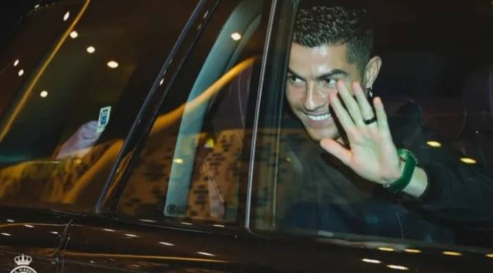 Huge Demand: 130,000 Fans Seeking Tickets for Ronaldo's Presentation Ceremony