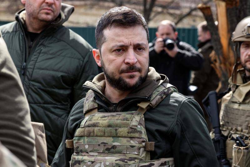 Russian Forces Continue Advancing; Zelensky Fears Broader Attack