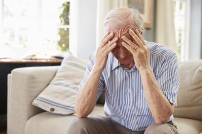 Pay Attention to These Signs... It's Alzheimer's