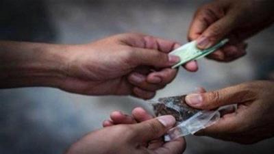يروّج المخدّرات على طول الأوتوستراد!