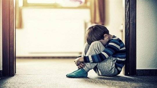 ما خطورة الإساءة العاطفيّة للطّفل؟