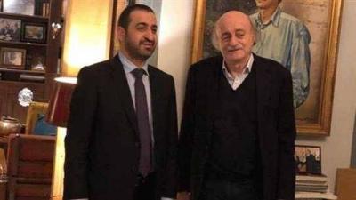 لقاء "سياحي" بأبعاد سياسية بين جنبلاط ونائب من "التيار"