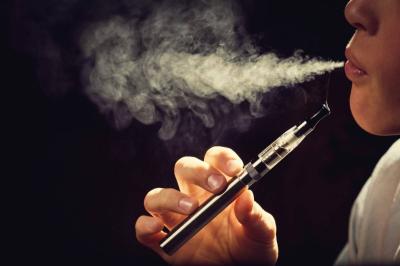 In Hot Weather: The Risks of Electronic Smoking