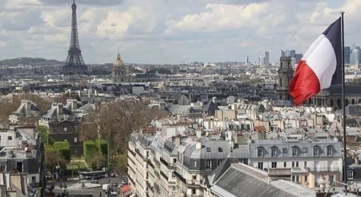 The Paris Meeting: Whistleblowing and Scheduling Before the 