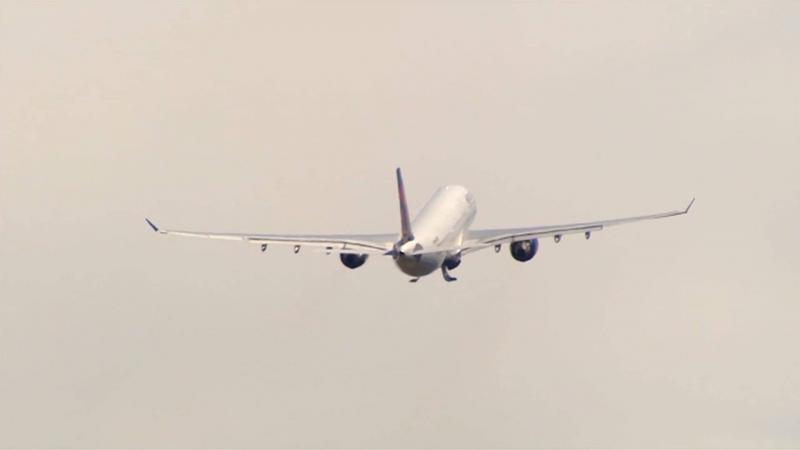 Video: Fight on Board a Plane at an Arab Airport!