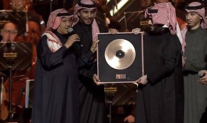 Mohammed Abdu Donates Golden Shield Prize to Gaza Families (Video)