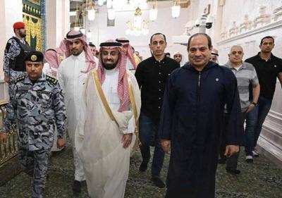 "Sisi's Jalabiya" and Its Origin Upon Arriving at the Prophet's Mosque Sparks Speculation