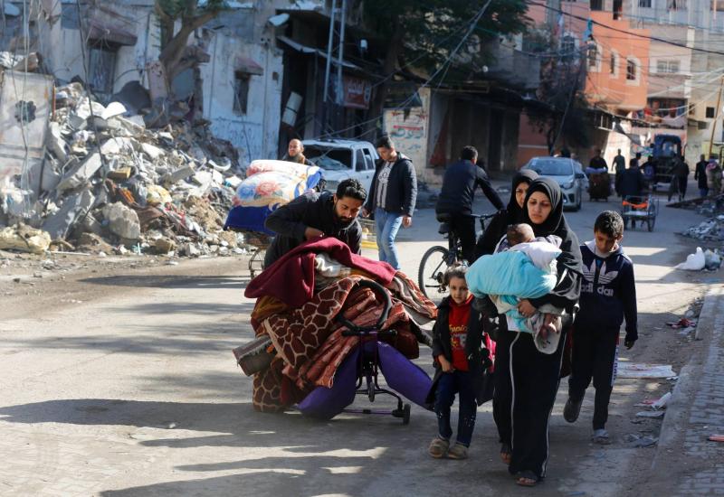 New Mass Exodus in Central Gaza as Israeli Forces Advance