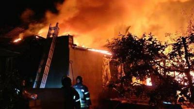 Intense Wave... Massive Ukrainian Attacks on Russia Ignite Fires