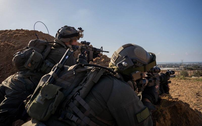 Title: 7 Israeli Soldiers Injured in Explosive Device Blast South of Gaza