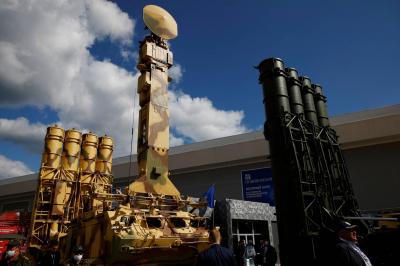 Moscow Deploys Nuclear Weapons in Belarus and Wagner Withdraws from Bakhmut