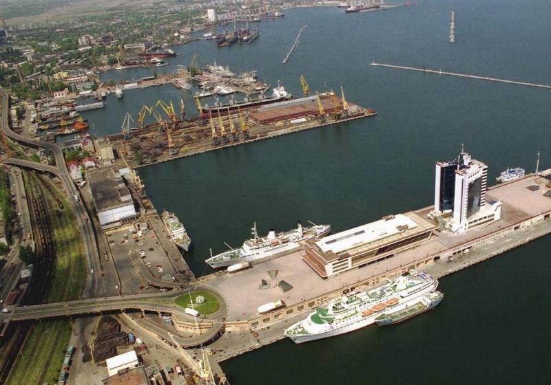 New Russian Attack on Odesa Ports... One Person Killed
