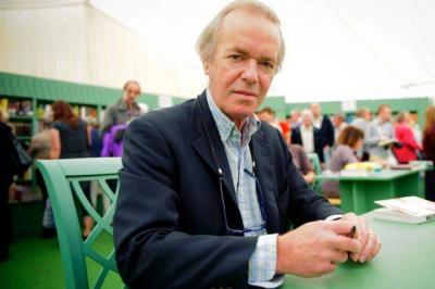 Death of British "Absurdist" Novelist Martin Amis
