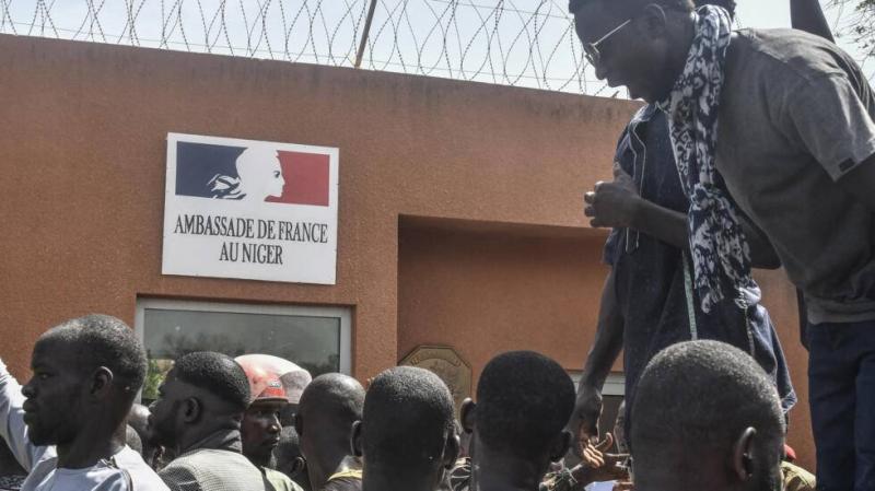 Western Europe Begins Evacuating Its Citizens from Niger