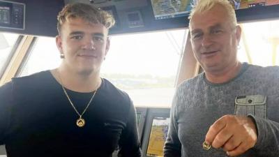 Fisherman Finds Gold Earring Lost at Sea for 23 Years (Photos)