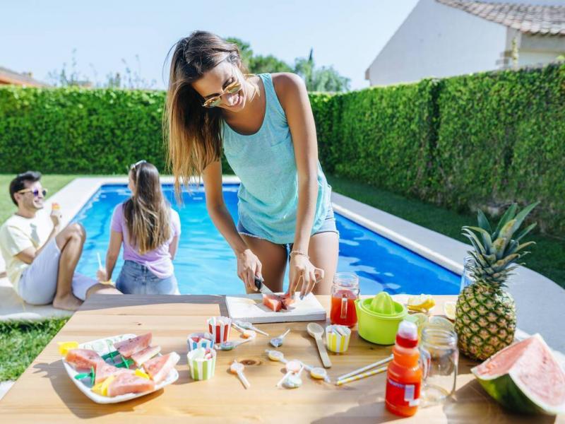 # Special: In Hot Weather... Avoid These Foods and Drinks!